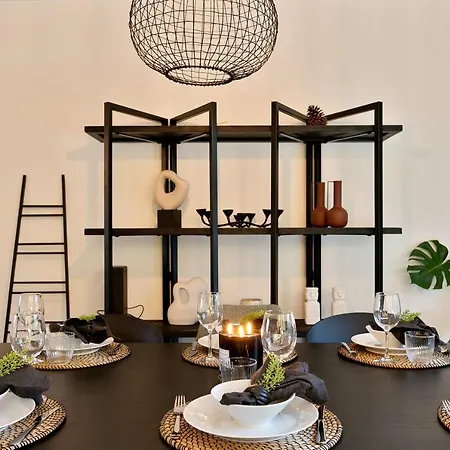 Ferienhaus Spacious And Beautifully Renovated Town House
