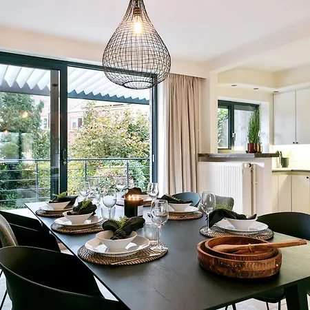 Spacious And Beautifully Renovated Town House Ferienhaus *